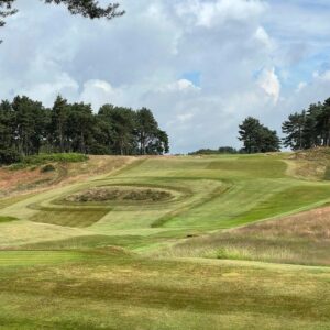 An idyllic 9 holes parkland course with a good test for golfers of all abilities